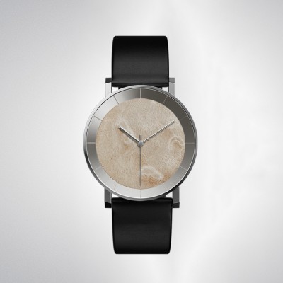 Walnut. A niche wooden watch with a simple Japanese-style retro design. It's a creative wooden men's watch